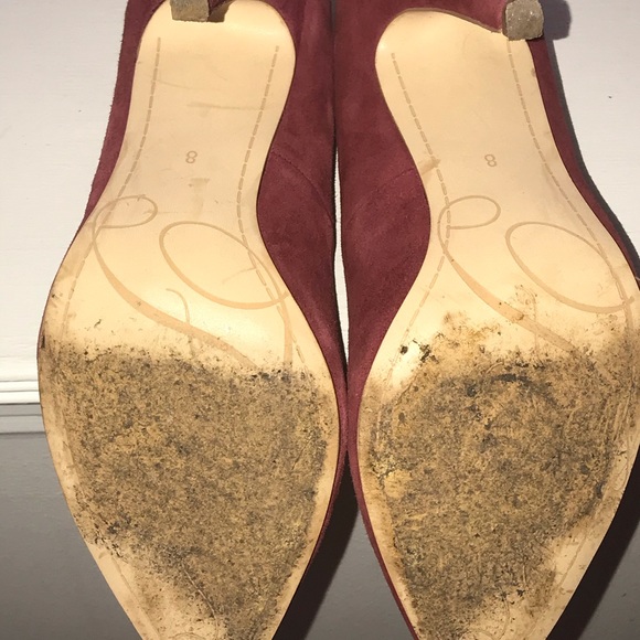 Fergie Alexi Pointed Toe Suede Red Heels - Picture 4 of 6